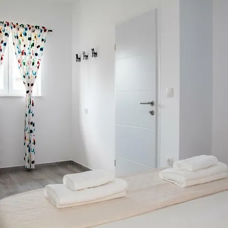 Lora Brodarica (Sibenik-Knin)